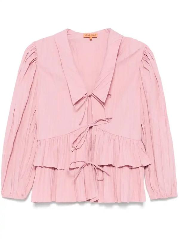 balloon-sleeve blouse