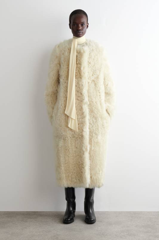 COS COLLARLESS SHEARLING LONG COAT