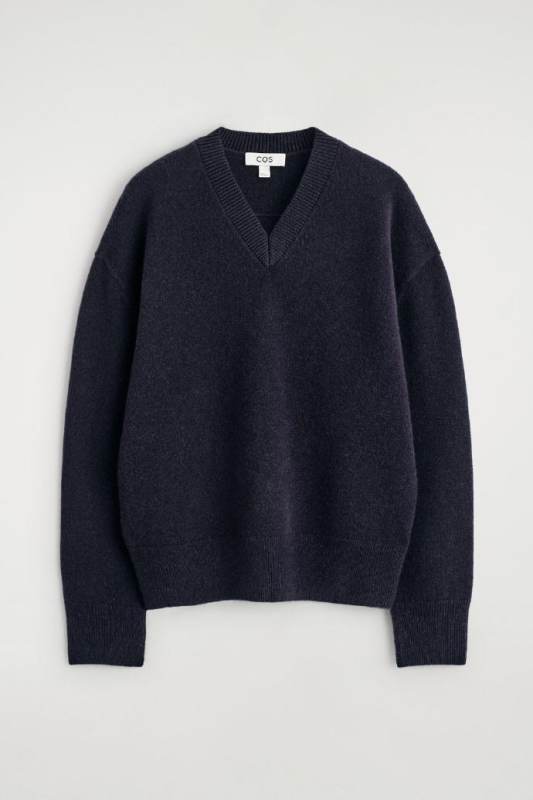 COS ROUNDED WOOL V-NECK SWEATER