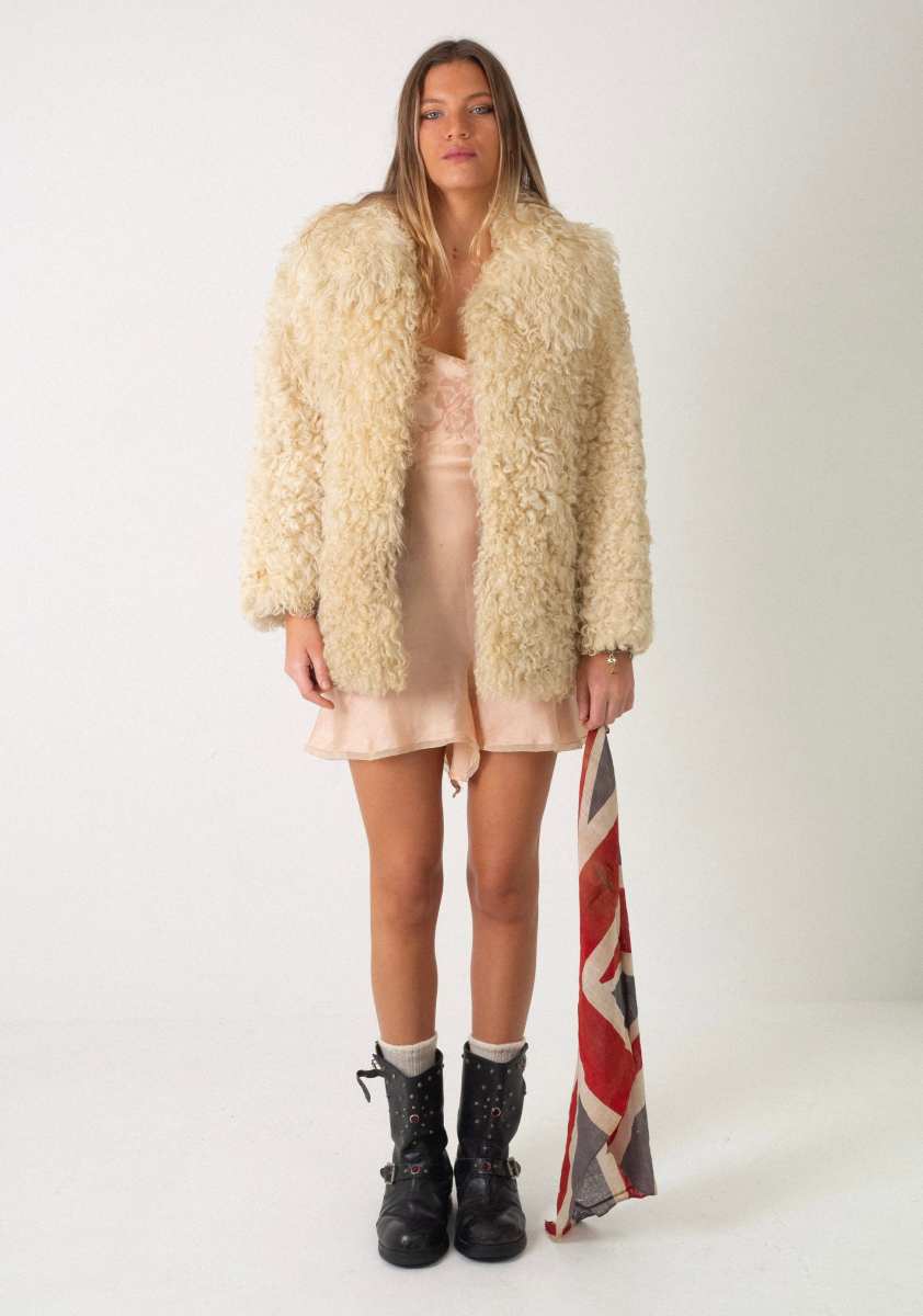 YESTERDAYS BABE VINTAGE 70S CREAM MONGOLIAN COAT