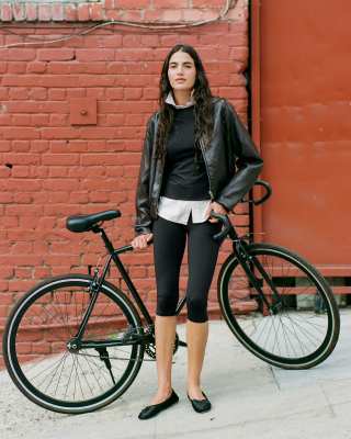 ADANOLA Ultimate Capri Leggings - Black