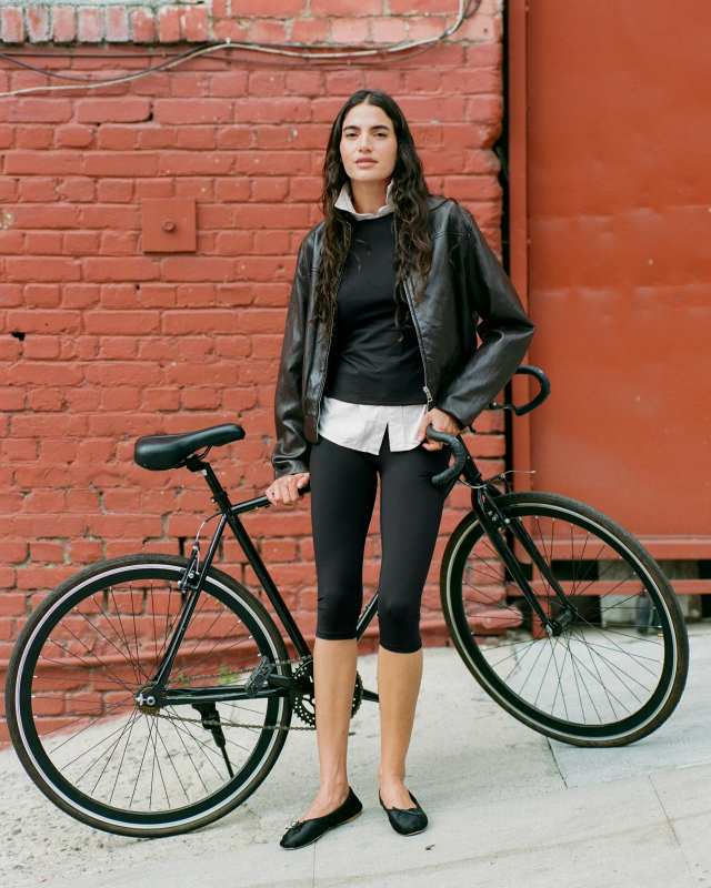 ADANOLA Ultimate Capri Leggings - Black