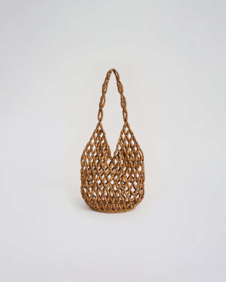 ELAREE SUPPLE BUCKET in caramel