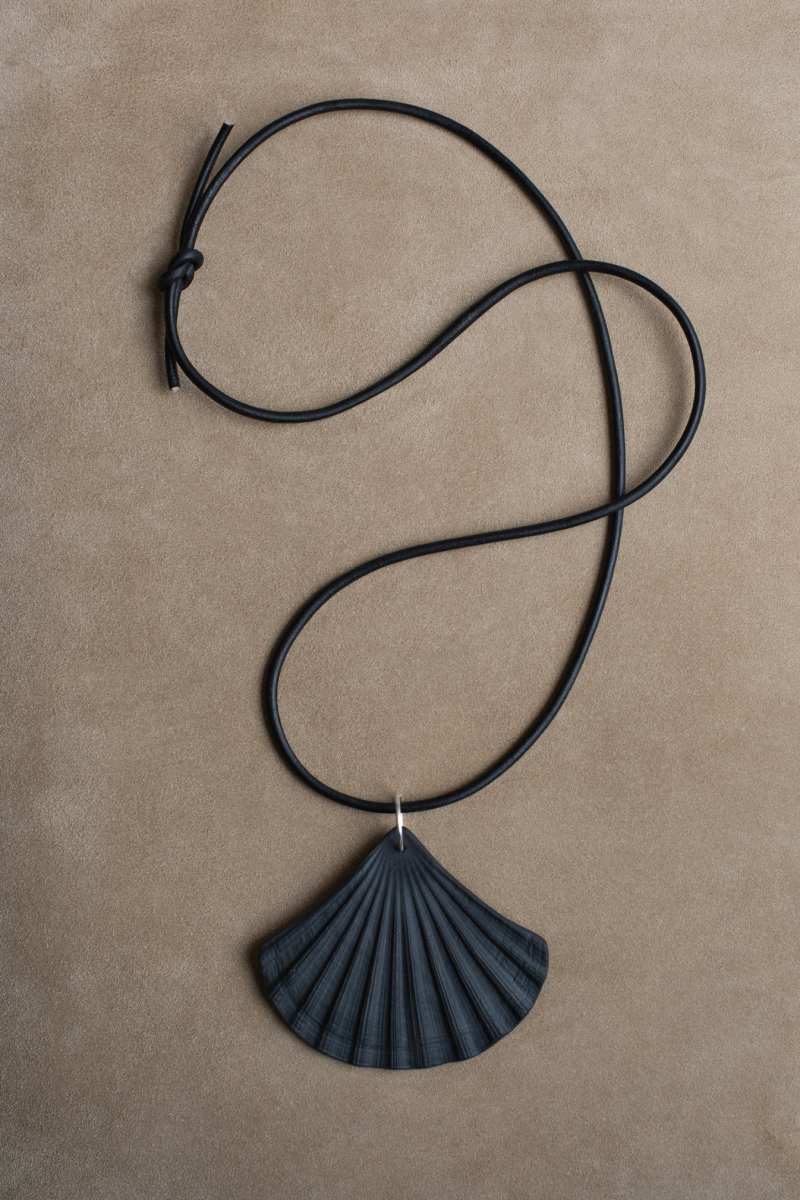 MANA BY EZGI NOCTURNAL SHELL AMULET .07 PENDANT