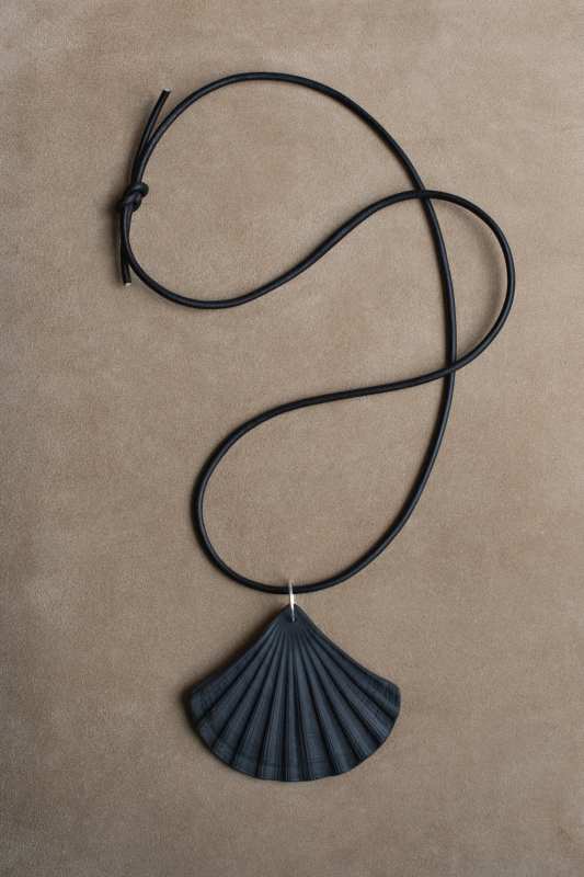 MANA BY EZGI NOCTURNAL SHELL AMULET .07 PENDANT