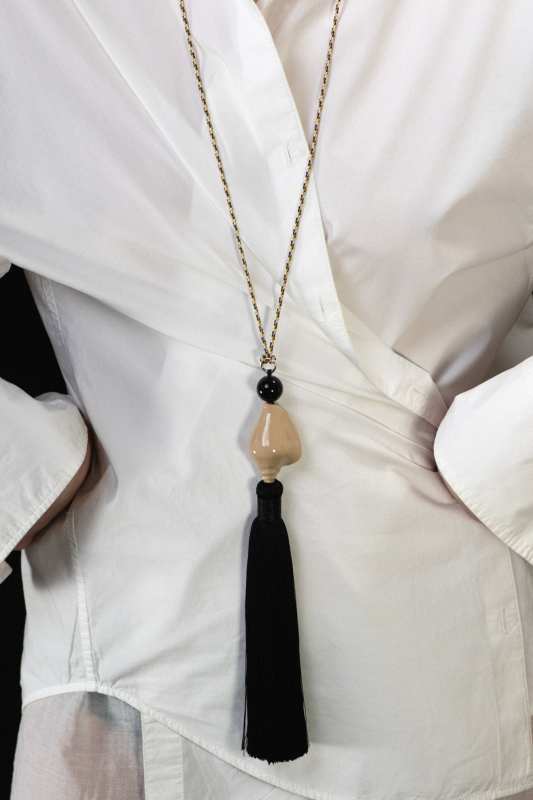 MANA BY EZGI x CARINA NICKLAS SHELL TASSEL NECKLACE .04 - BEIGE
