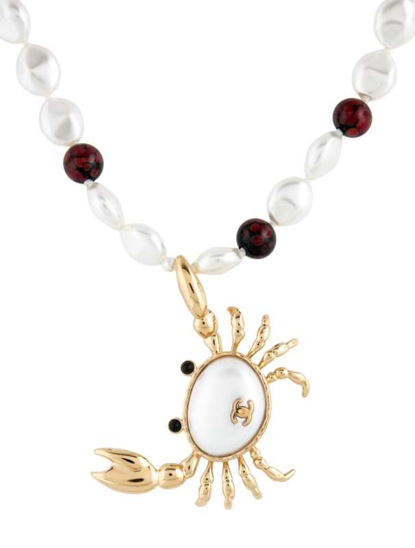 CHANEL 2026 Faux Pearl & Resin CC Crab Necklace