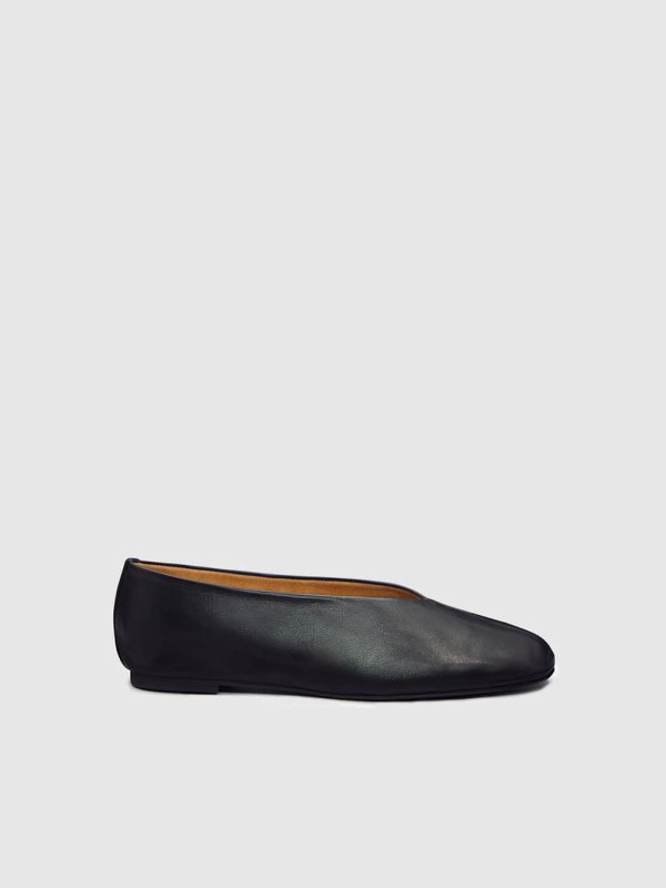 Reformation Blaine Flat