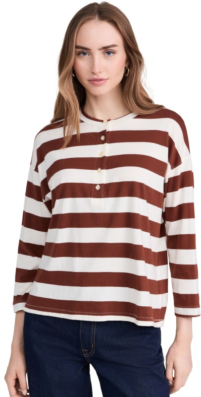 THE GREAT. The Shrunken Henley Cognac Stripe