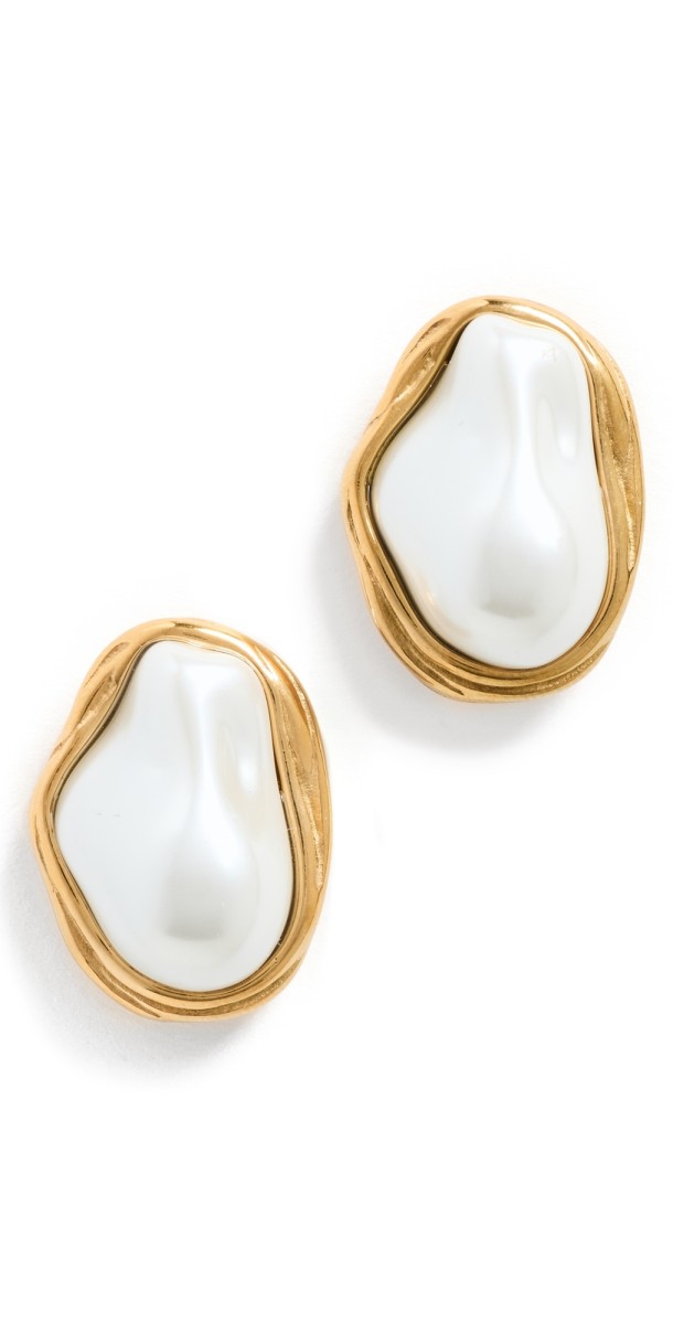 SHASHI Bezel Baroque Pearl Studs Gold/Pearl