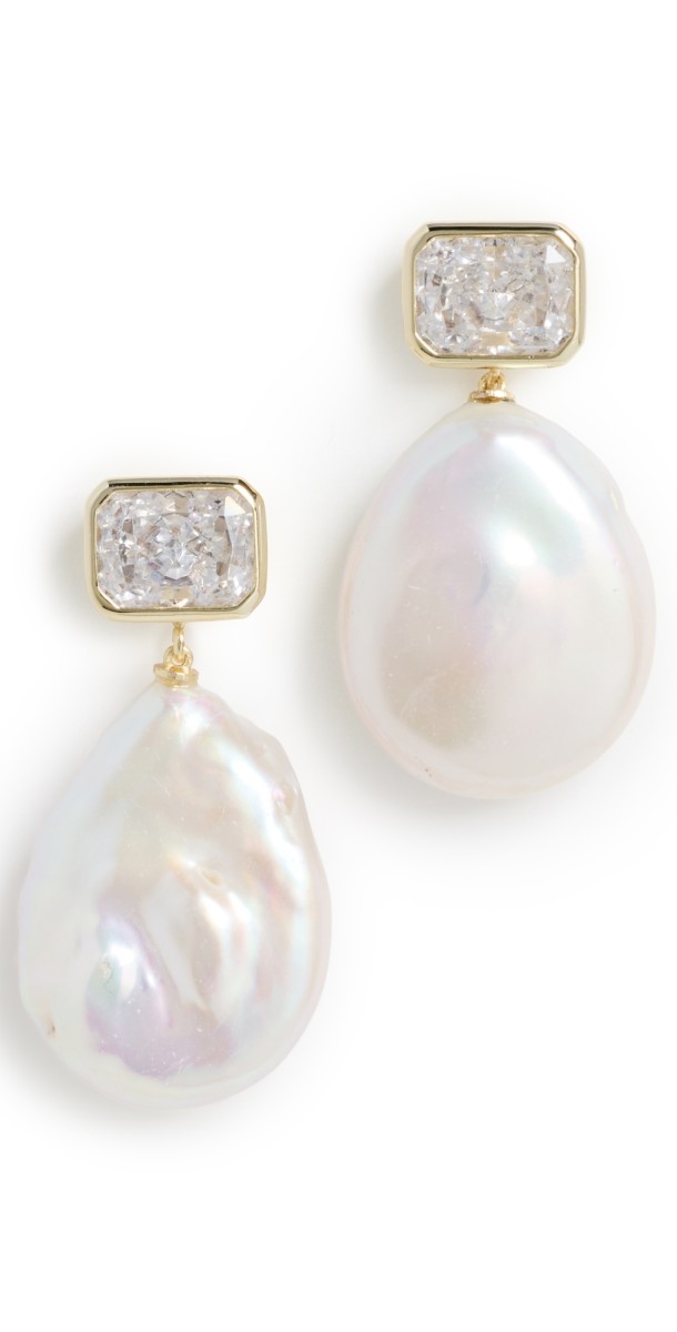 SHASHI Emerald Baguette Cleo Earrings Gold/Pearl