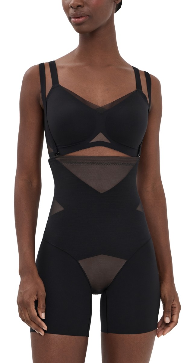 Honeylove Superpower Girl Shorts Runway