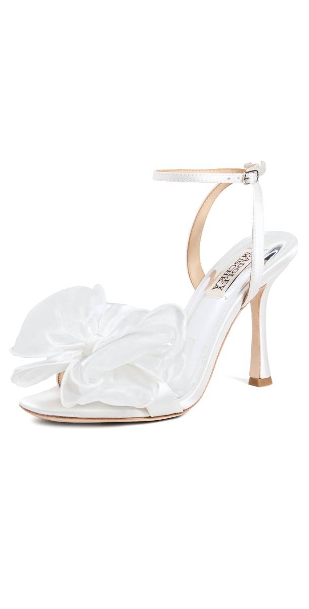 Badgley Mischka Nessie Pumps White