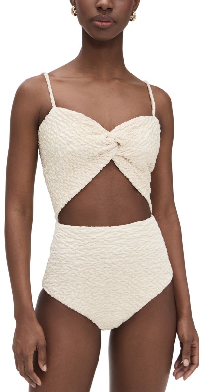 Maylé Vásquez Salado One Piece Ivory