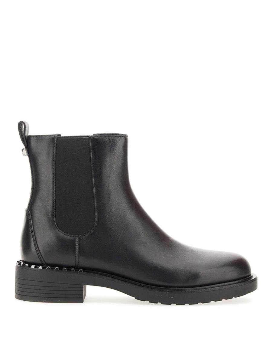 Ash Bottes - Leather