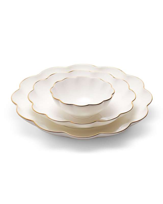 Scalloped Nesting Serving Dishes, Set of 3