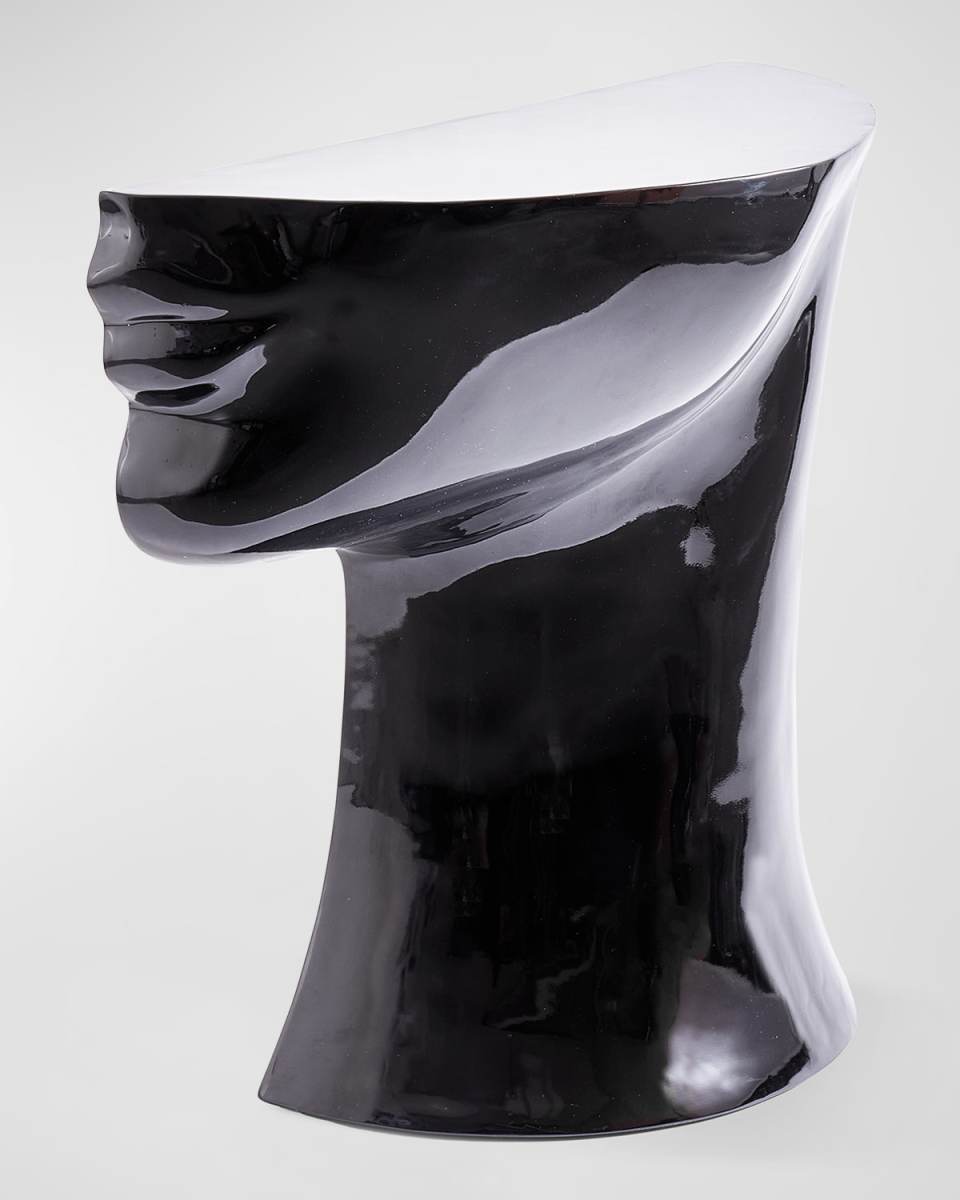 Right Chin Bunching Side Table