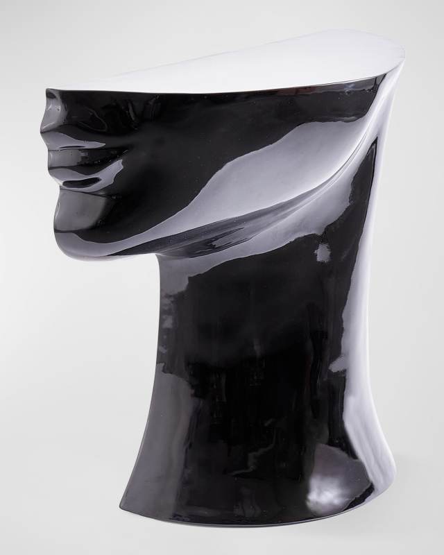 Right Chin Bunching Side Table