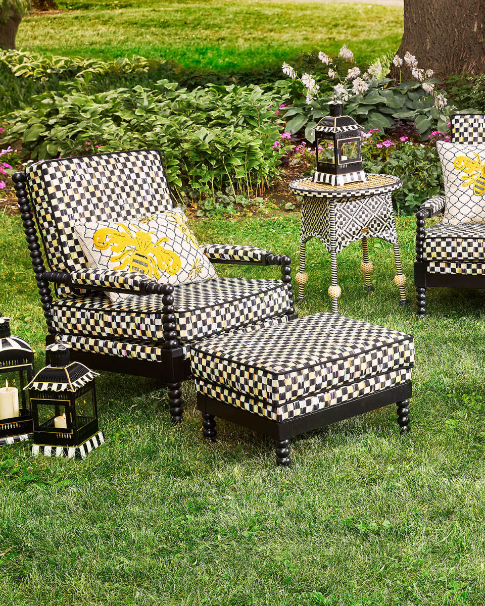Spindle Check Outdoor Chair