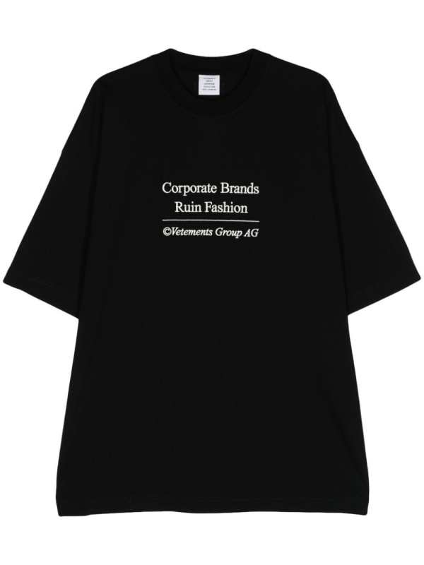 logo-embroidered T-shirt