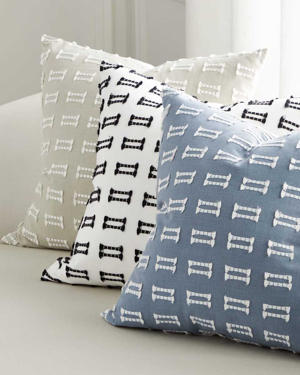 Antero Decorative Pillow, 22"