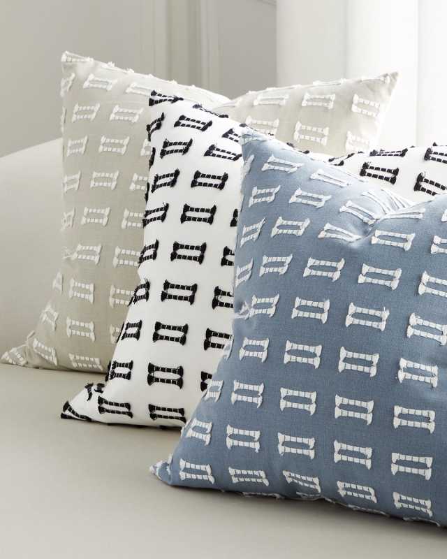 Antero Decorative Pillow, 22"