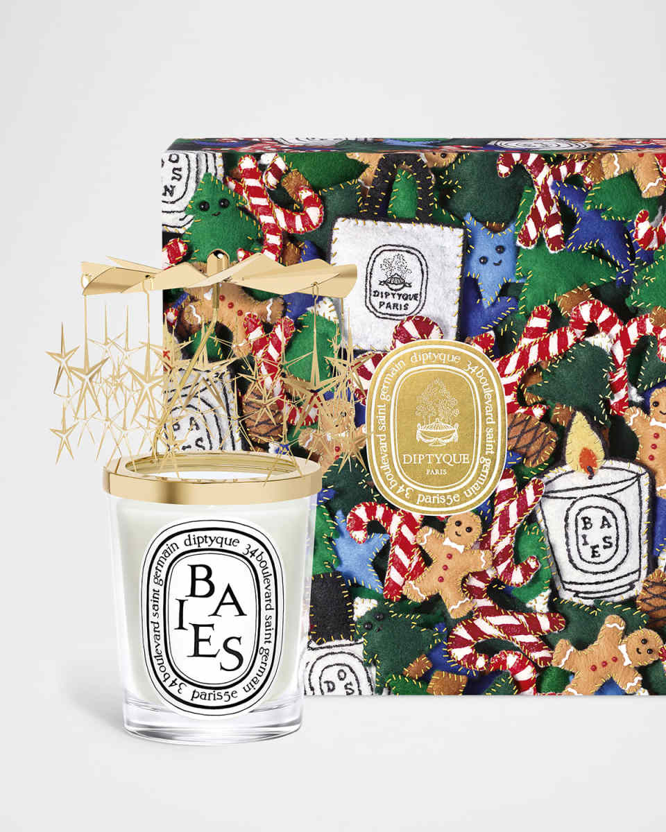 Baies Scented Candle with Golden Carrousel, 6.7 oz.
