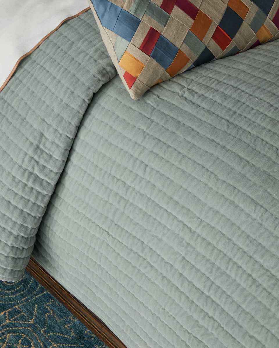 Ethan Velvet Quilt,