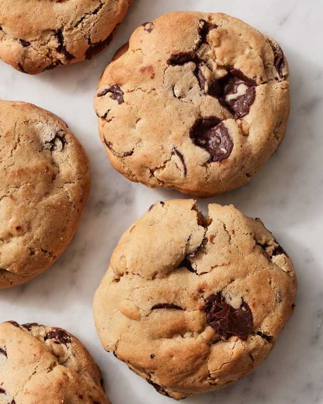 Dark Chocolate Walnut Oversized Cookies, 1 Dozen