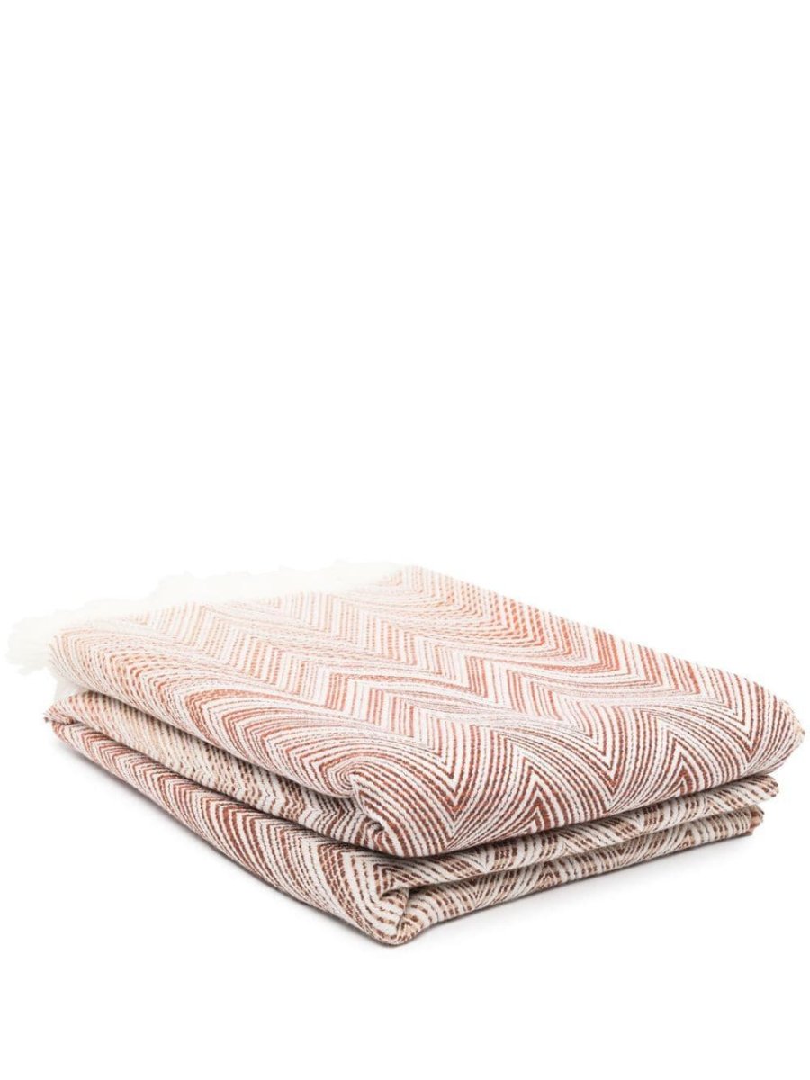 zig-zag woven blanket