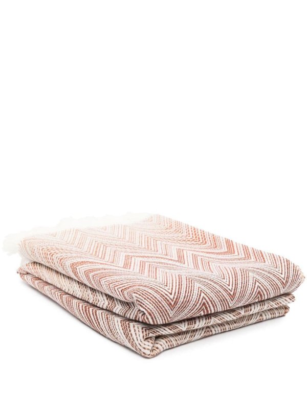 zig-zag woven blanket