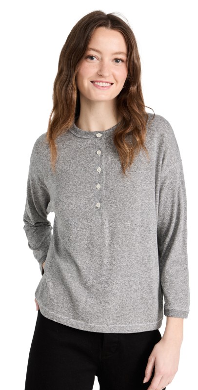 THE GREAT. The Shrunken Henley Heather Grey