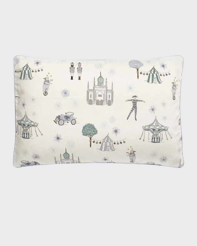 Adventure in Wonderland Printed Pillow Set