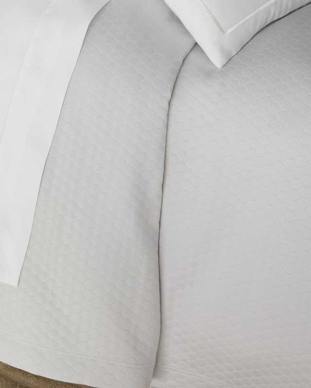 Favo King Coverlet