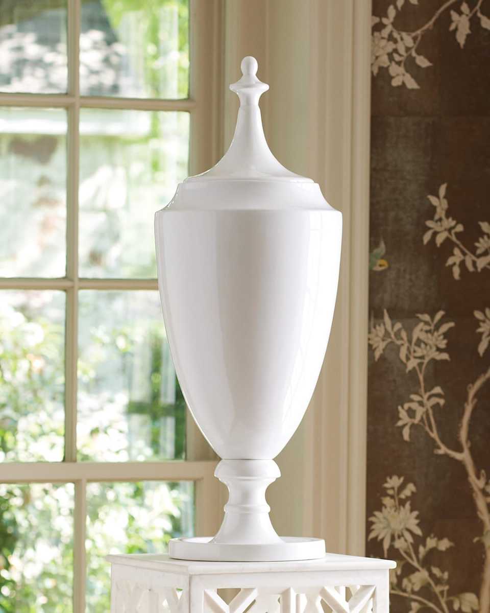 Grande Urn with Lid