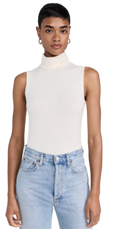 L'AGENCE Ceci Sleeveless Turtleneck Tee Vintage White