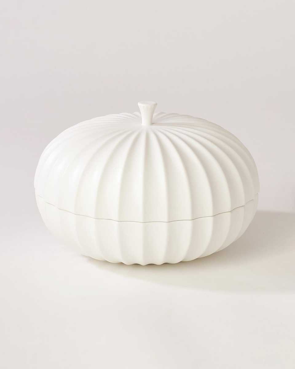 Short Lidded Flute Vessel