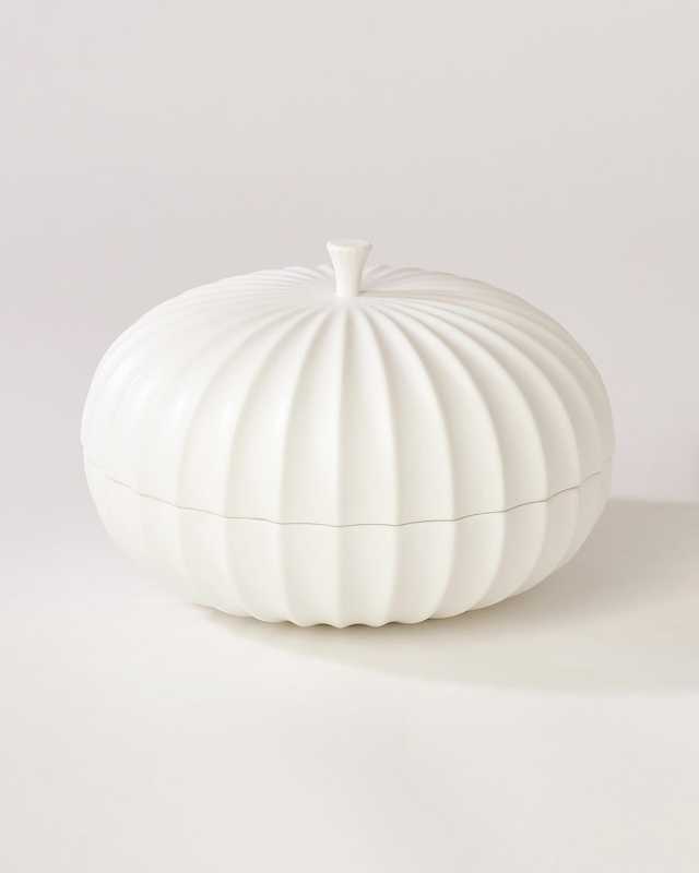 Short Lidded Flute Vessel