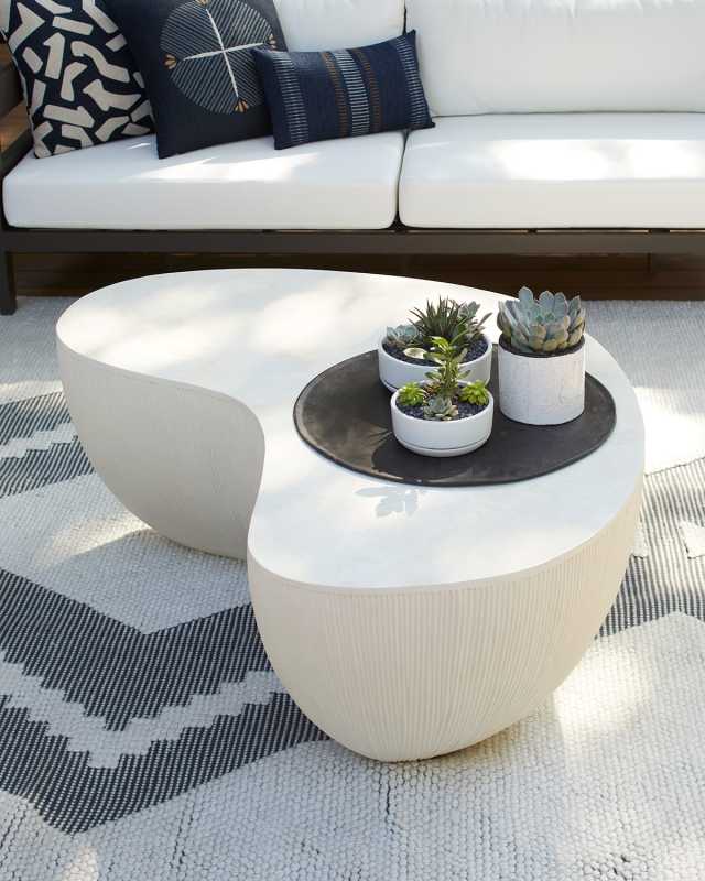Calanova Indoor/Outdoor Coffee Table - 50"