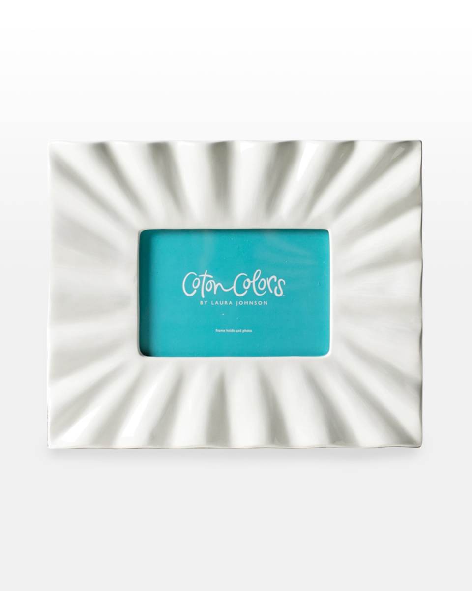 Signature White Ruffle Picture Frame - 4" x 6"