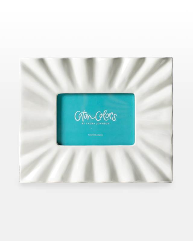 Signature White Ruffle Picture Frame - 4" x 6"