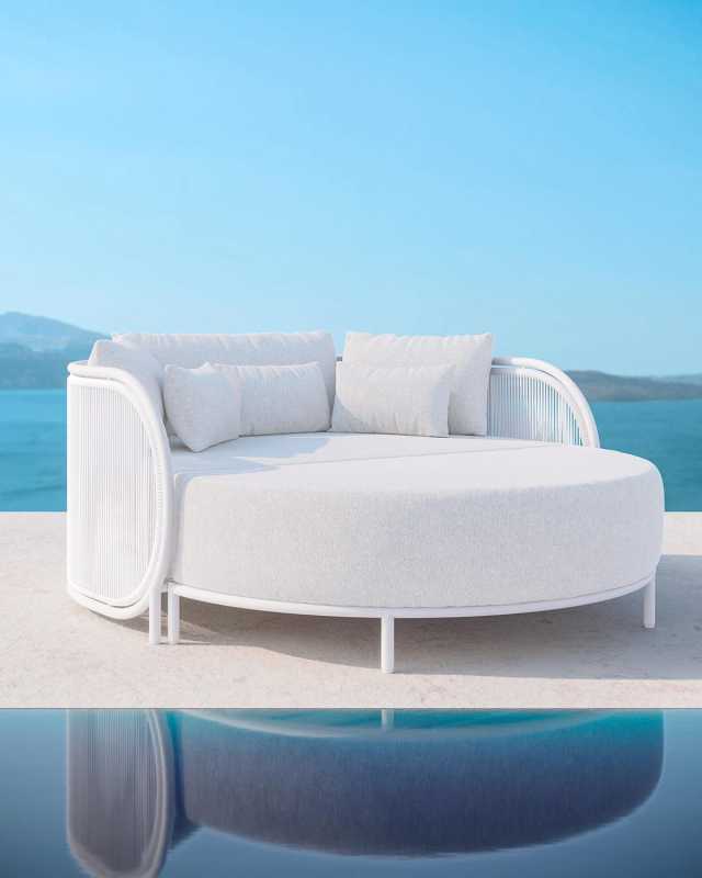 Kamari Day Bed & Polar Cushion