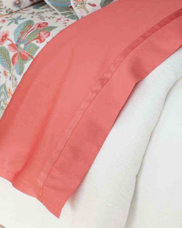 Nocturne 600 Thread Count Sateen King Flat Sheet