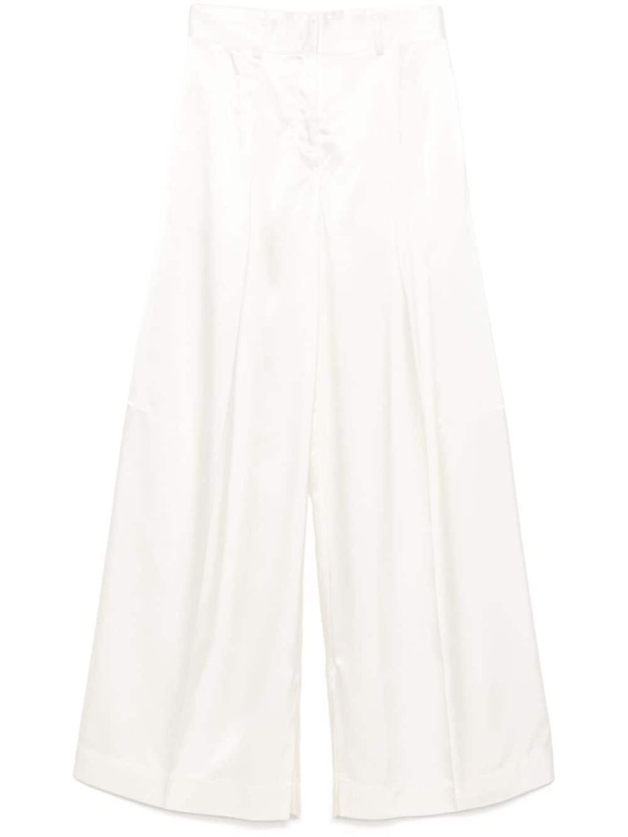 pleated trousers