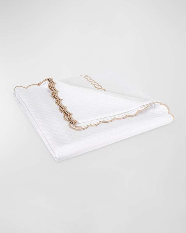 Classic Chain Scallop Matelasse Full/Queen Coverlet