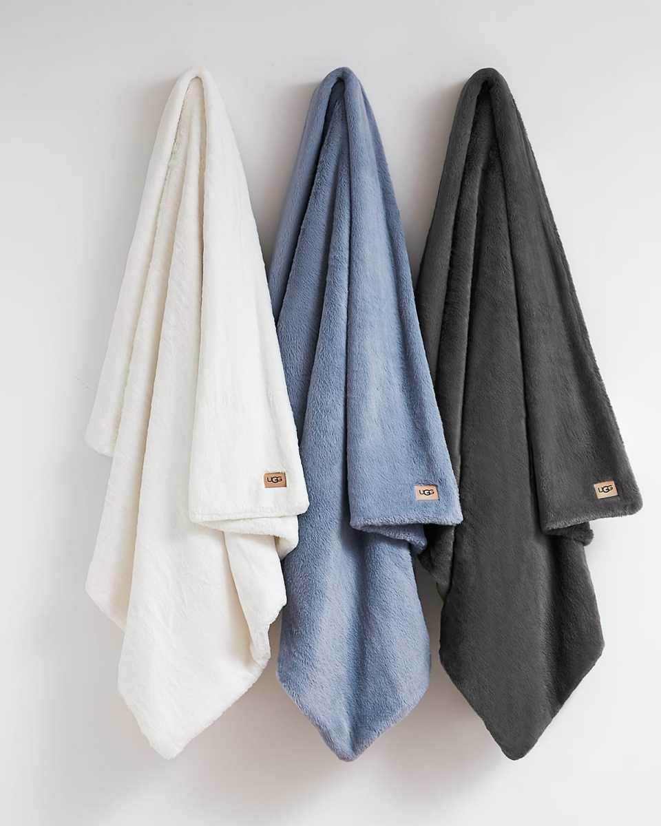 Lanai Throw