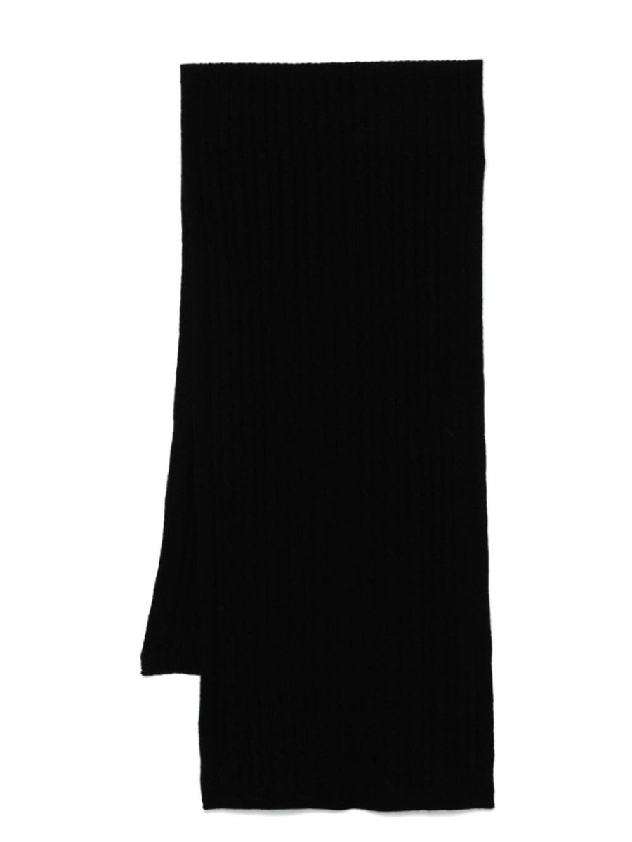 cable-knit scarf