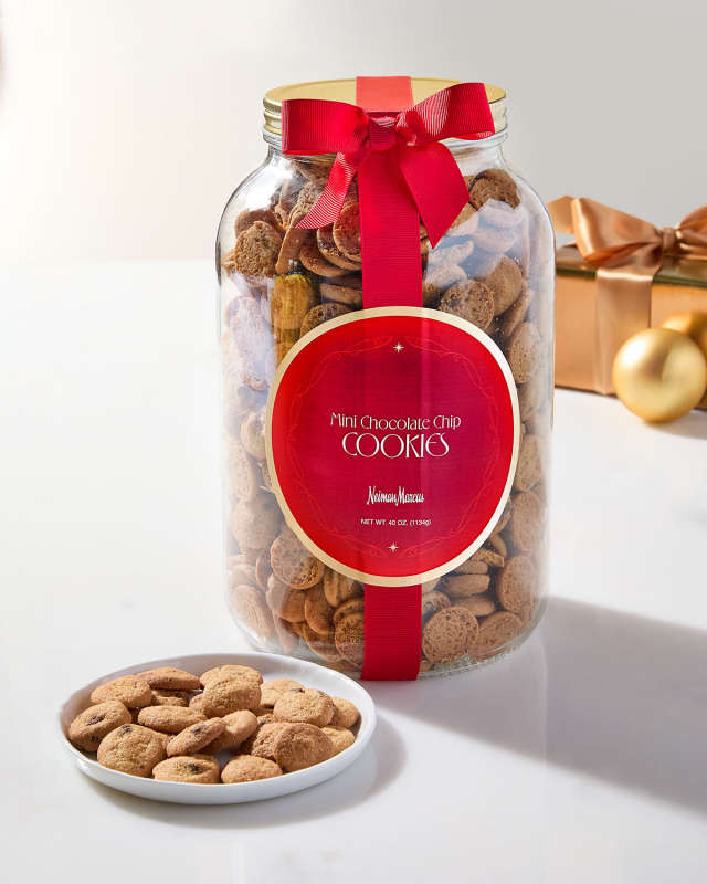 40 oz. Mini Chocolate Chip Cookies in Holiday Jar