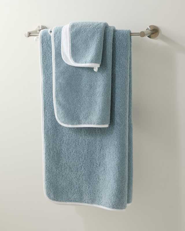 Bicolor Bath Towel