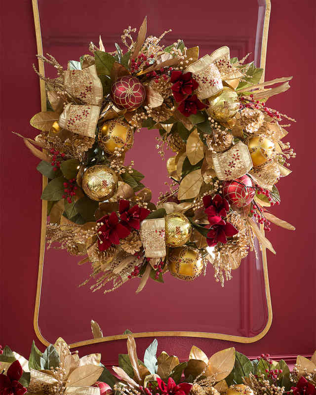 28" Gold Christmas Pre-Lit Wreath